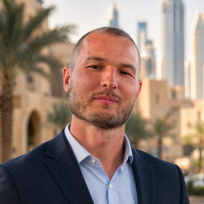 איליה דוברובסקי — מפתח מערכות עסקיות ו-AI, Kharchenko Agency
